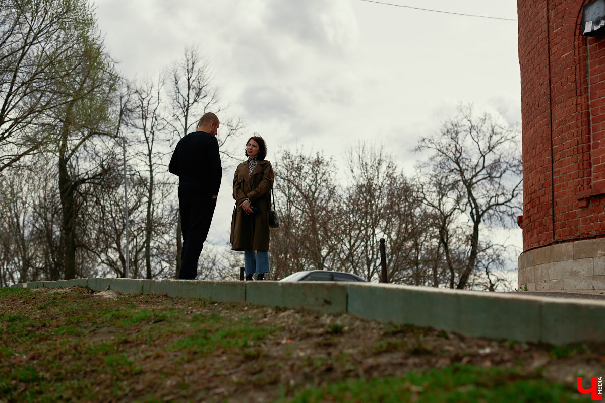 На этой неделе «Ключ-Медиа», рискуя испортить себе карму, задал неудобные вопросы глобальному эзотерику № 1 Петру Доманову. Именно так он себя сам называет. Верите в необъяснимое — тогда интервью для вас. Нет? Уверены, что и вам будет интересно прочесть нашу статью.