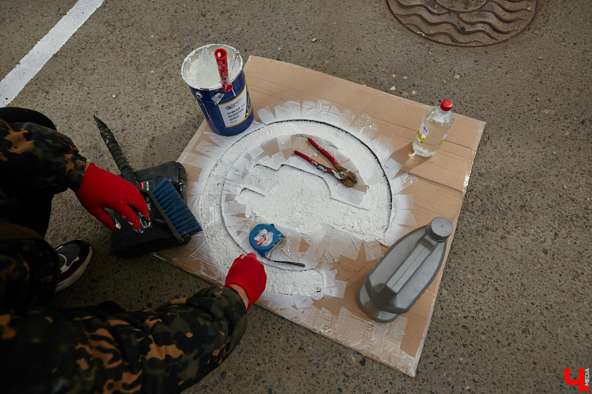 Они захватывают наш город! Эра электрокаров в столице 33-го региона официально началась: в центре открылась первая станция быстрой зарядки. Между прочим, пока единственная во всей области. Владельцы электромобилей и гибридов уже опробовали новинку