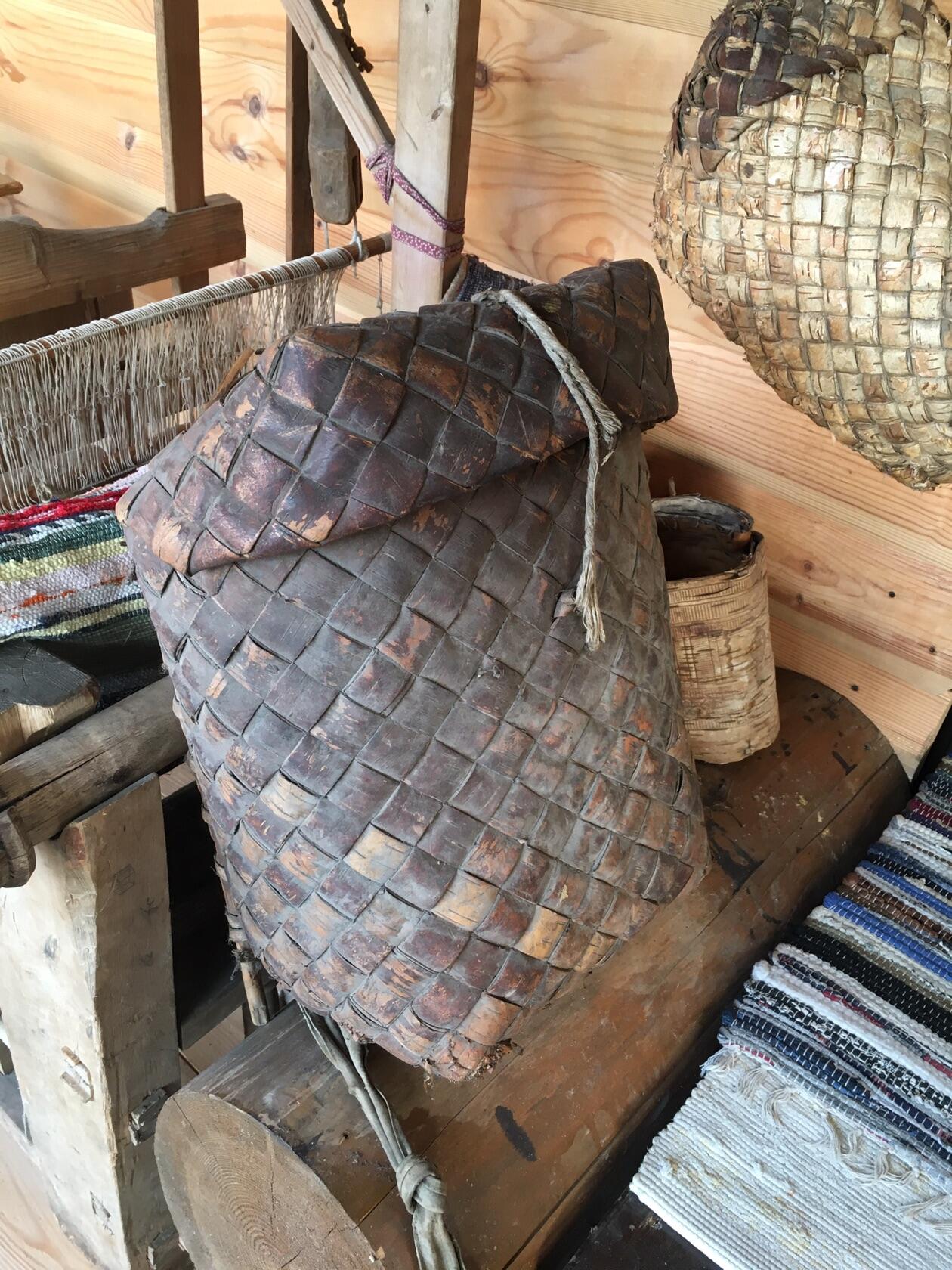 Владимирская область славится творческими и неординарными людьми, многие из которых посвящают свою жизнь развитию региона. Например, Дмитрий Тимошенков из Коврова решил открыть частный музей крестьянского быта и истории СССР, скульптор Игорь Володин украшает своими работами парк «Сказка» в Гусь-Хрустальном, а меценат Евгений Федоров пополняет Музей меди и латуни в Киржаче уникальными экспонатами.