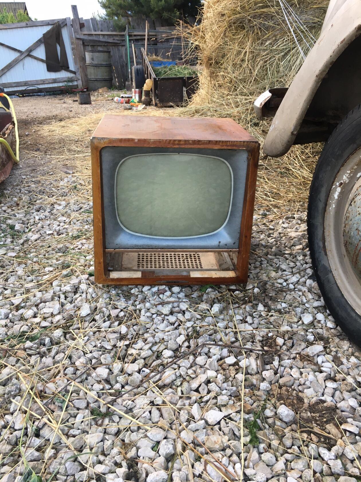 Владимирская область славится творческими и неординарными людьми, многие из которых посвящают свою жизнь развитию региона. Например, Дмитрий Тимошенков из Коврова решил открыть частный музей крестьянского быта и истории СССР, скульптор Игорь Володин украшает своими работами парк «Сказка» в Гусь-Хрустальном, а меценат Евгений Федоров пополняет Музей меди и латуни в Киржаче уникальными экспонатами.