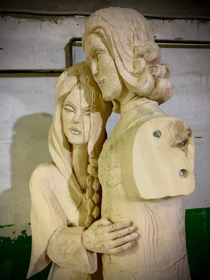 Владимирская область славится творческими и неординарными людьми, многие из которых посвящают свою жизнь развитию региона. Например, Дмитрий Тимошенков из Коврова решил открыть частный музей крестьянского быта и истории СССР, скульптор Игорь Володин украшает своими работами парк «Сказка» в Гусь-Хрустальном, а меценат Евгений Федоров пополняет Музей меди и латуни в Киржаче уникальными экспонатами.