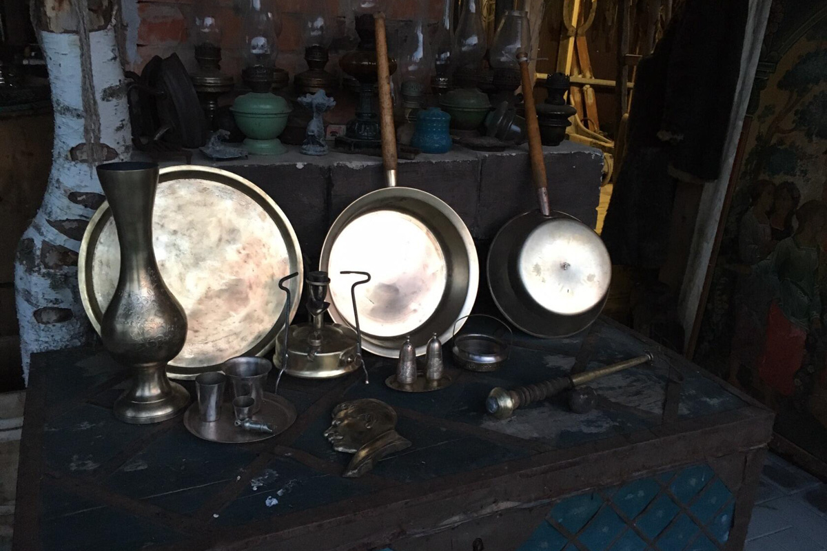 Владимирская область славится творческими и неординарными людьми, многие из которых посвящают свою жизнь развитию региона. Например, Дмитрий Тимошенков из Коврова решил открыть частный музей крестьянского быта и истории СССР, скульптор Игорь Володин украшает своими работами парк «Сказка» в Гусь-Хрустальном, а меценат Евгений Федоров пополняет Музей меди и латуни в Киржаче уникальными экспонатами.