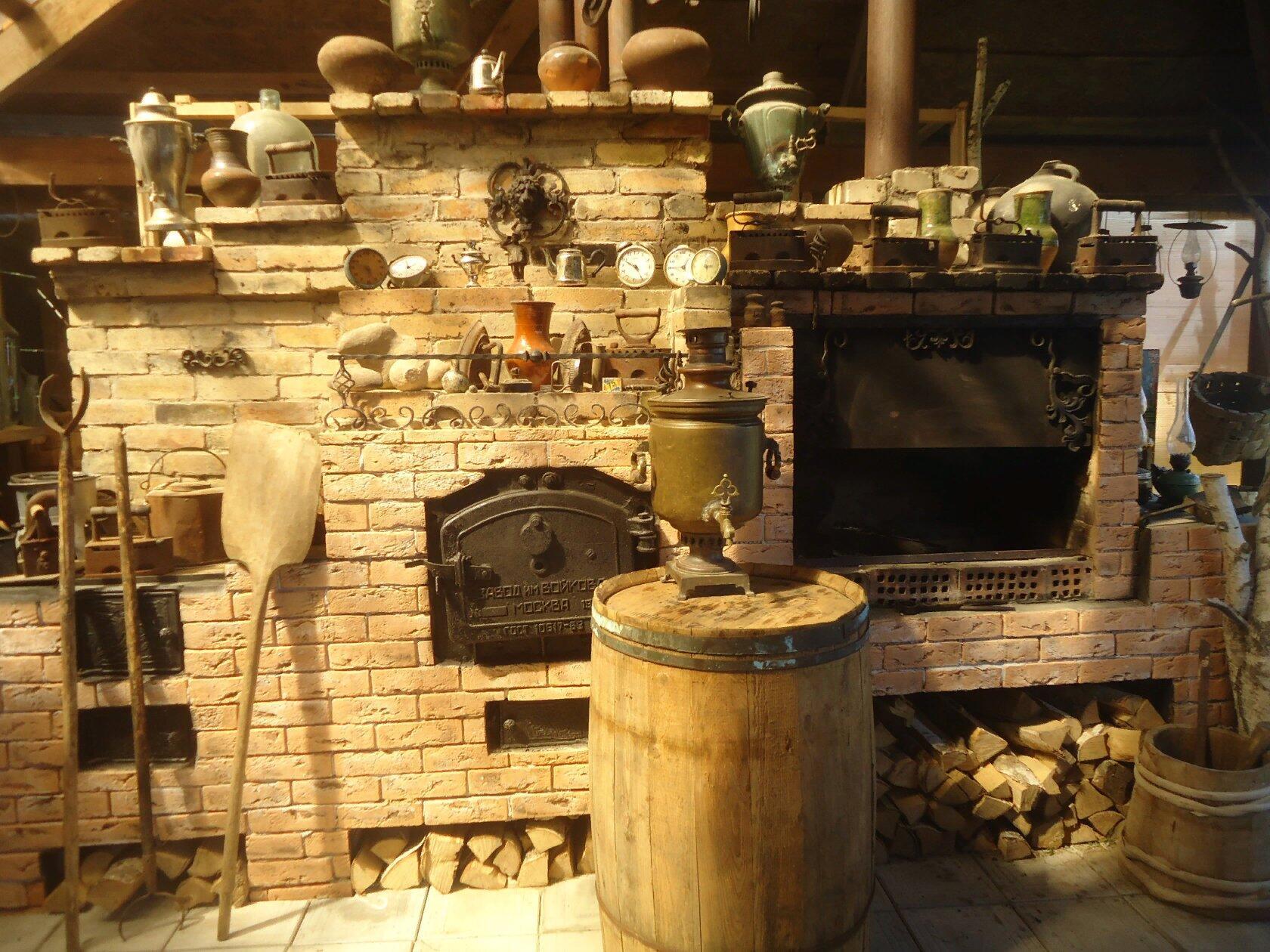 Владимирская область славится творческими и неординарными людьми, многие из которых посвящают свою жизнь развитию региона. Например, Дмитрий Тимошенков из Коврова решил открыть частный музей крестьянского быта и истории СССР, скульптор Игорь Володин украшает своими работами парк «Сказка» в Гусь-Хрустальном, а меценат Евгений Федоров пополняет Музей меди и латуни в Киржаче уникальными экспонатами.