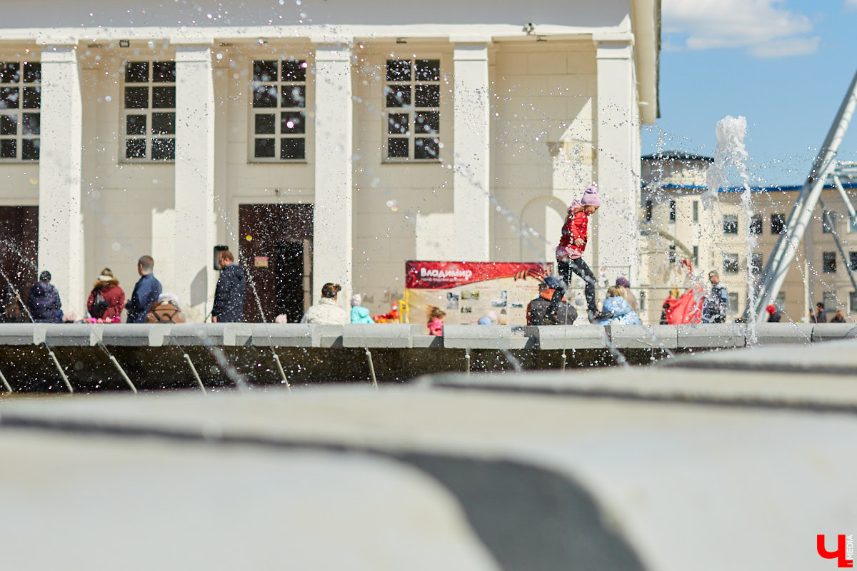 Пора снова поговорить про восстановление усадьбы в Муромцево. Не исключено, что на ее территории может расположиться и частная гостиница. А в павильоне «Галера» в Центральном парке вскоре будут проходить выставки, концерты, спектакли, творческие вечера, возможно, даже в формате тусовки. Руководство ВСМЗ подробнее рассказало о своих планах.