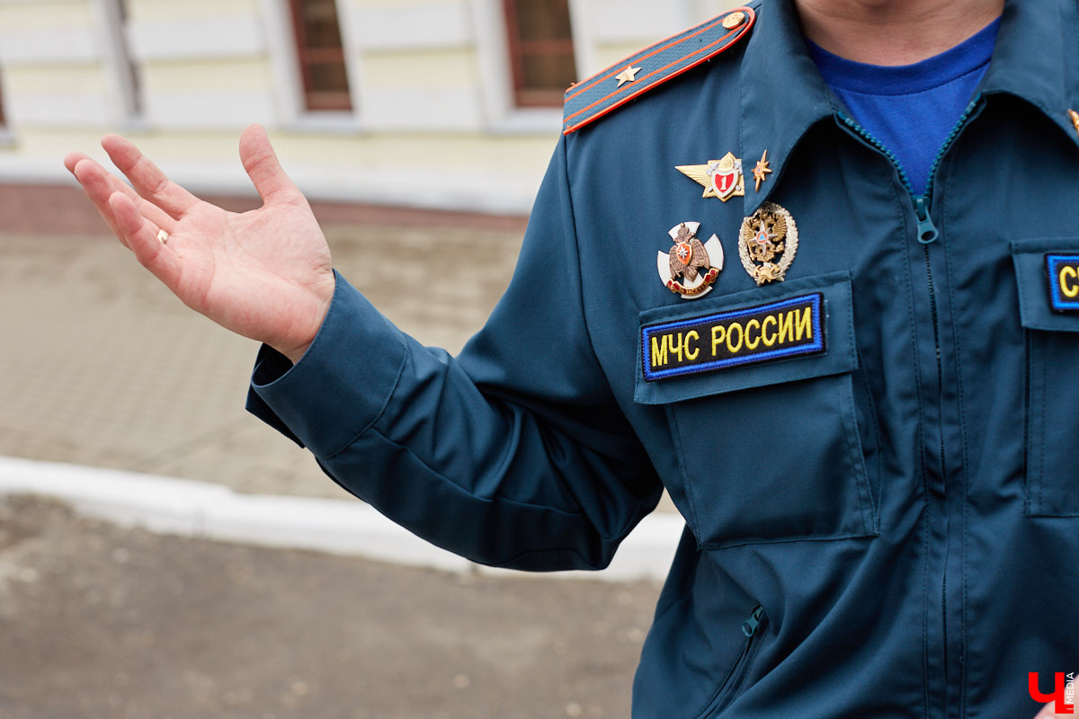 Не задумываясь, горожане и гости Владимира используют возможности памятников пожаротушения. Замечали, как их много на улице Георгиевской? С чем связано появление характерных инсталляций там, и как изменилась работа пожарных за несколько сотен лет – рассказывает начальник первого пожарно-спасательного отряда Главного управления МЧС России по Владимирской области Дмитрий Сироткин.