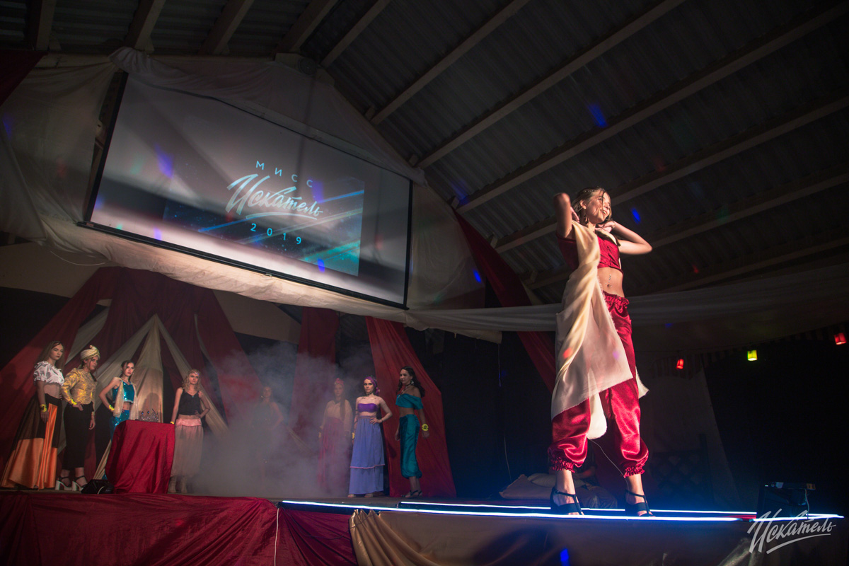 Необычный лагерь, квартирники, фестивали. О форматах нескучного досуга для активных детей и их родителей, а особенно о разрушающем стереотипы лагере с комиссарами, лидерами мнений и уроками дизайна по утрам рассказывает руководитель педотряда «Родник», директор одноименной НКО Кирилл Губин.