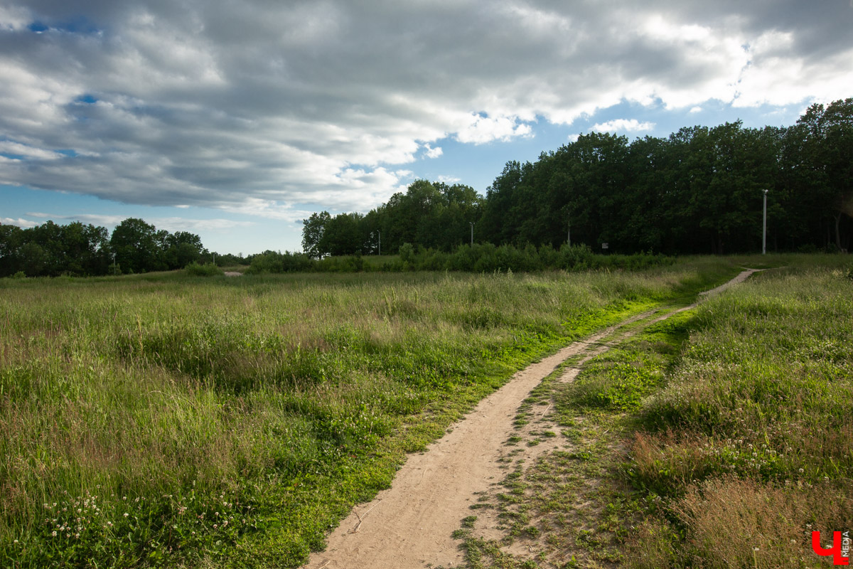 Хотите заняться бегом, но не знаете, где это лучше сделать? В преддверии лета «Ключ-Медиа» совместно с профессиональным марафонцем Артемом Куфтыревым собрал топ актуальных маршрутов для самых быстрых.