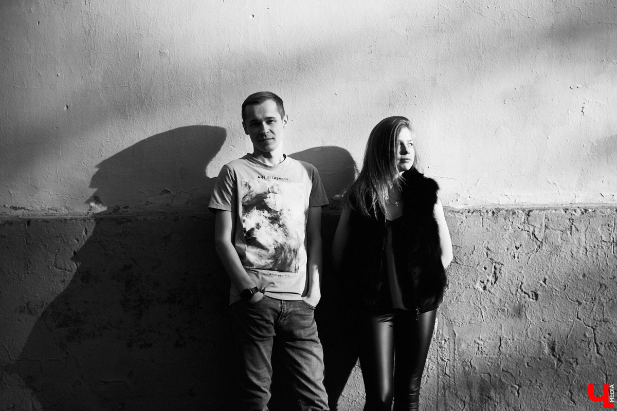 Что общего у исполнителя рэп-хита «Пустота», набравшего около сотни тысяч прослушиваний,, и лучшей вокалистки конкурса «Поющая губерния-2022» по версии «Ключ-Медиа»? Правильно, релиз. Двадцатого мая трек появится на всех стриминговых сервисах. А через неделю «владимирская Тейлор Свифт» опубликует свою первую авторскую работу в стиле соул.