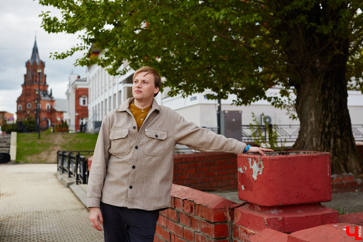 Увидеть, чтобы понять: кто знакомит Владимир с театральными экспериментами, зачем они нужны, и как отличить искусство от трэша?