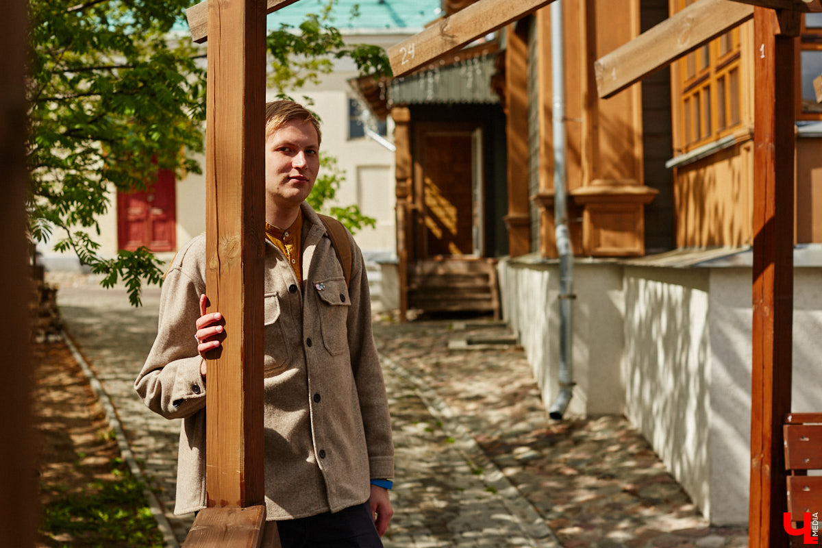 Увидеть, чтобы понять: кто знакомит Владимир с театральными экспериментами, зачем они нужны, и как отличить искусство от трэша?