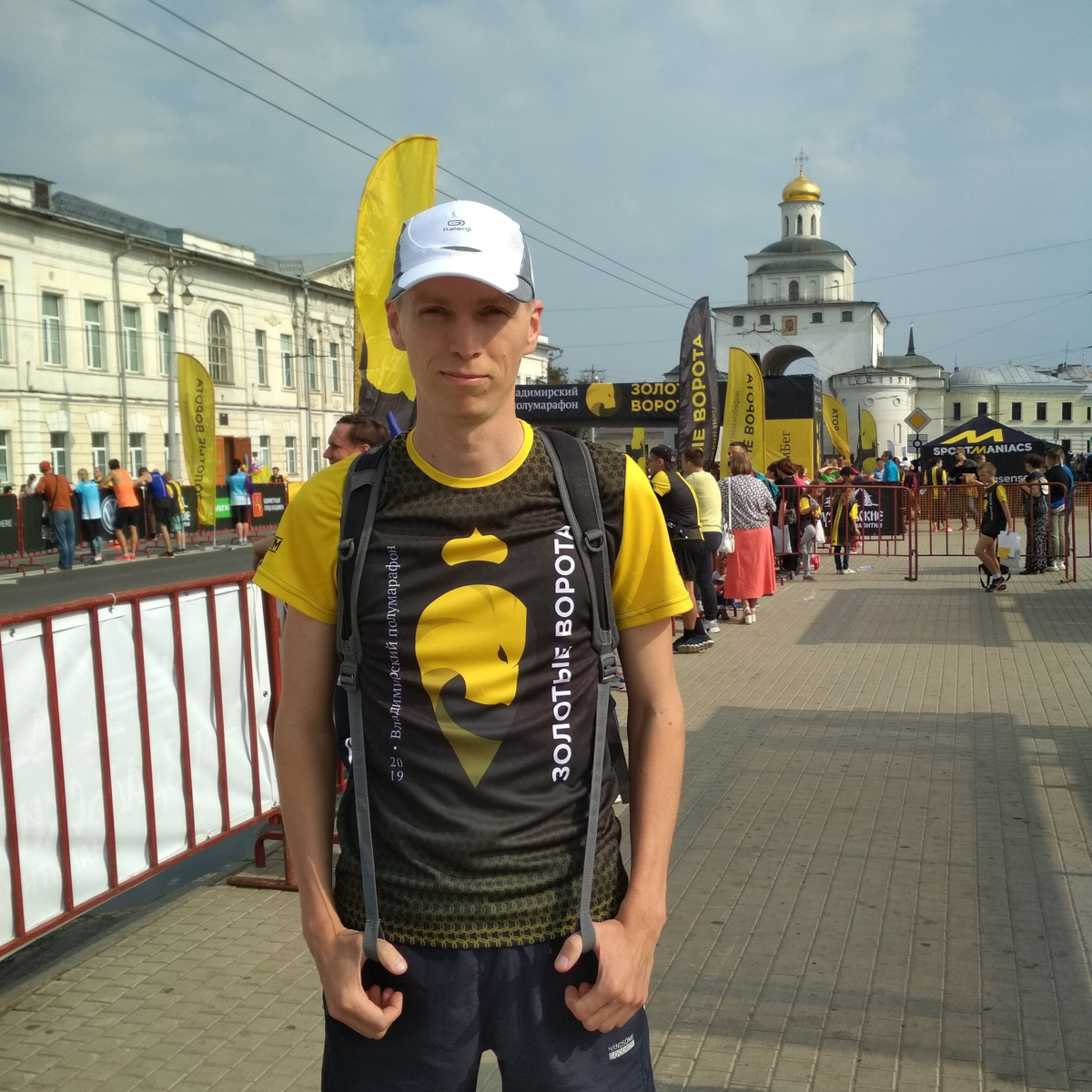 Спортсмен из Владимира преодолел 260 км на чемпионате России по суточному бегу. Сергей Сагитов бежал и днем, и ночью. Присесть на дистанции он смог всего три раза. Как результат – норматив мастера спорта международного класса.