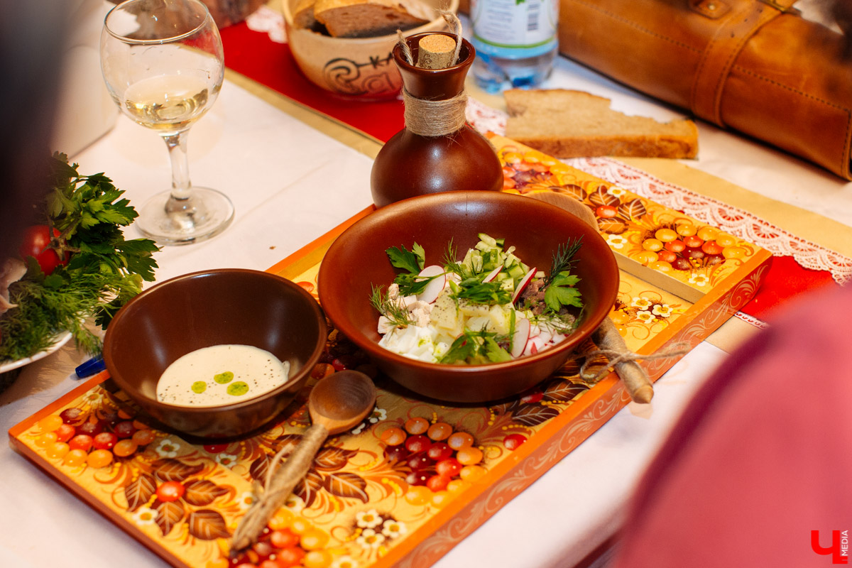 «Ключ-Медиа» объявляет битву окрошек-2022. На кулинарный ринг выходят супы от Константина Ивлева, шеф-повара суздальского ресторана Дениса Королькова и участницы «Адской кухни-4» Светланы Балыкиной. Голосуем и делимся своими рецептами в комментариях!