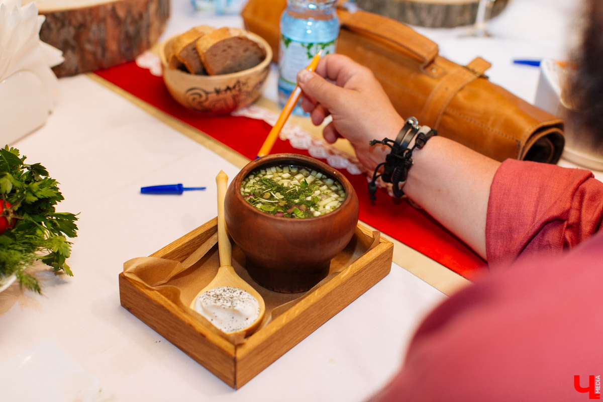 «Ключ-Медиа» объявляет битву окрошек-2022. На кулинарный ринг выходят супы от Константина Ивлева, шеф-повара суздальского ресторана Дениса Королькова и участницы «Адской кухни-4» Светланы Балыкиной. Голосуем и делимся своими рецептами в комментариях!