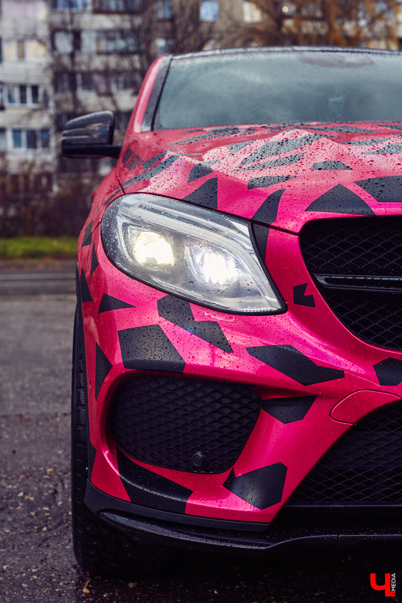 Предприниматель из Владимирской области Артем Елохов нашел способ снизить цены на запчасти для иномарок. Он предложил способ, который позволяет устанавливать отечественные детали на импортные автомобили.