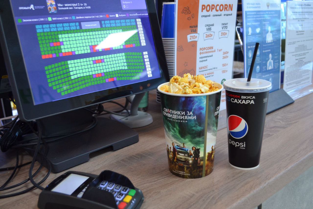 Финансовые трудности после ковида, попавшие под санкции фильмы, продаваемое на «Авито» здание кинотеатра. «РусьКино» справится с кризисной ситуацией или закроет двери навсегда?