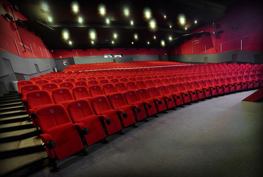 Финансовые трудности после ковида, попавшие под санкции фильмы, продаваемое на «Авито» здание кинотеатра. «РусьКино» справится с кризисной ситуацией или закроет двери навсегда?