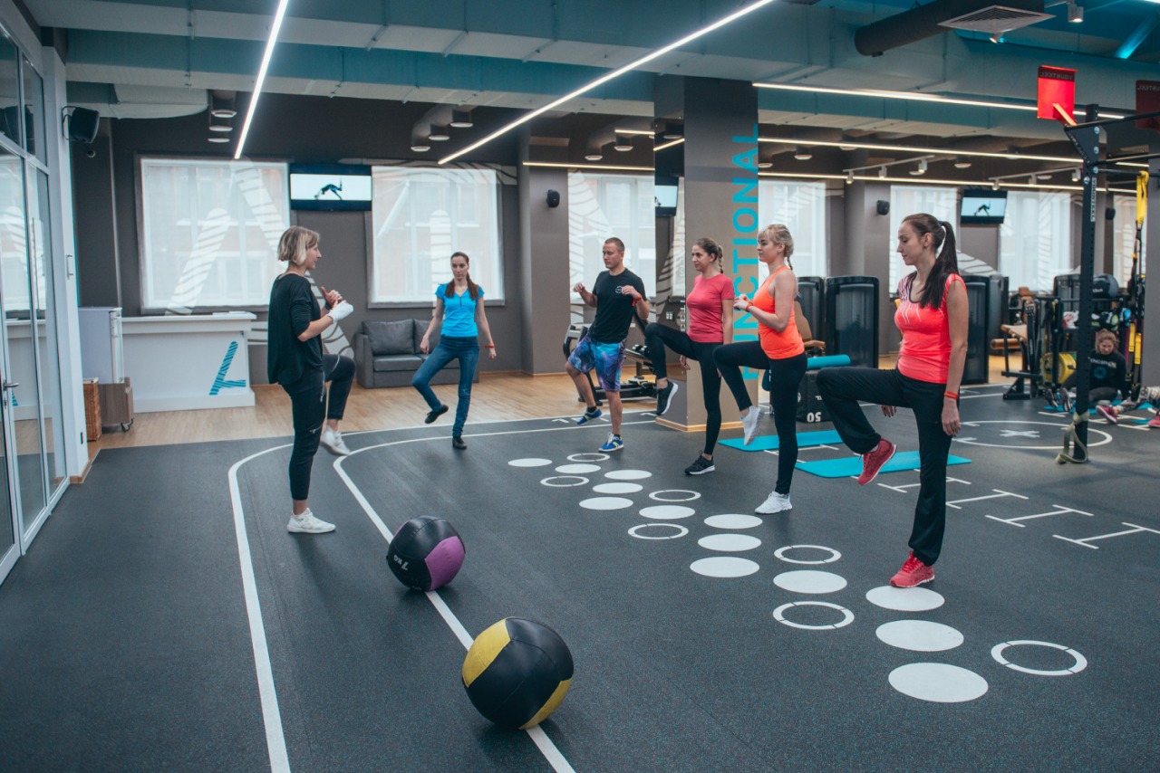 Всем известно, что успех любой компании — заслуга работающих там людей. А хороший коллектив — это, несомненно, дружный коллектив. Как же его таким сделать? Корпоративный тимбилдинг вам в помощь!