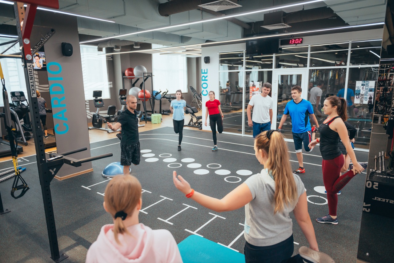 Всем известно, что успех любой компании — заслуга работающих там людей. А хороший коллектив — это, несомненно, дружный коллектив. Как же его таким сделать? Корпоративный тимбилдинг вам в помощь!