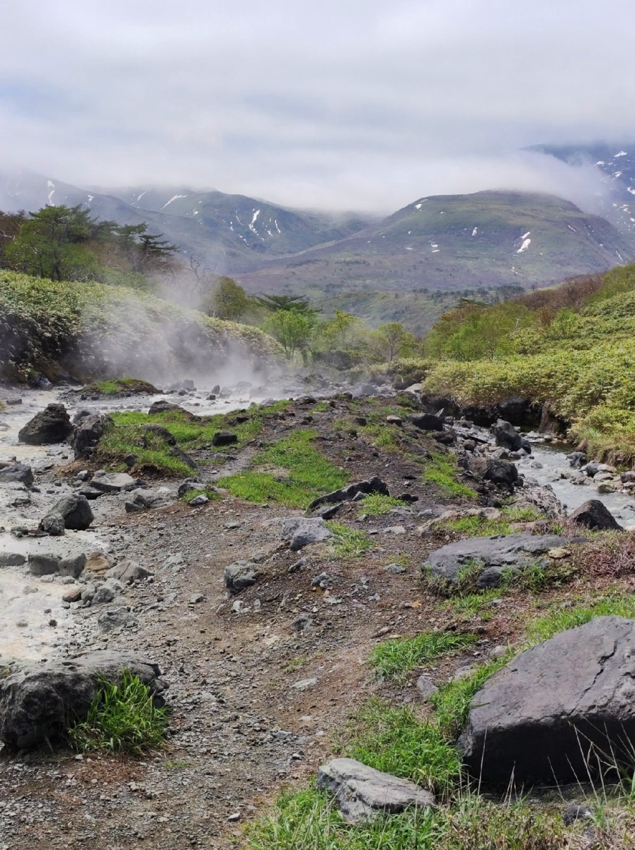 Житель Вязников выиграл путешествие на Сахалин и Курильские острова. За приключение за тысячи километров молодой человек не заплатил ни рубля. Как это возможно, и кому доступен бесплатный тур по России? Рассказываем о проекте, который готов открыть нашу страну по-новому.