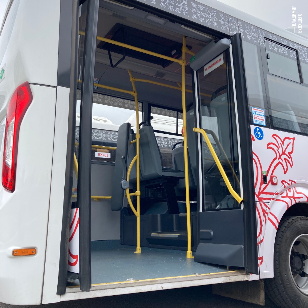 14 новых автобусов начали курсировать на улицах Владимира. И это первое обновление общественного транспорта за последнее время. Заметить красные машины можно издалека. В чем же их особенность?