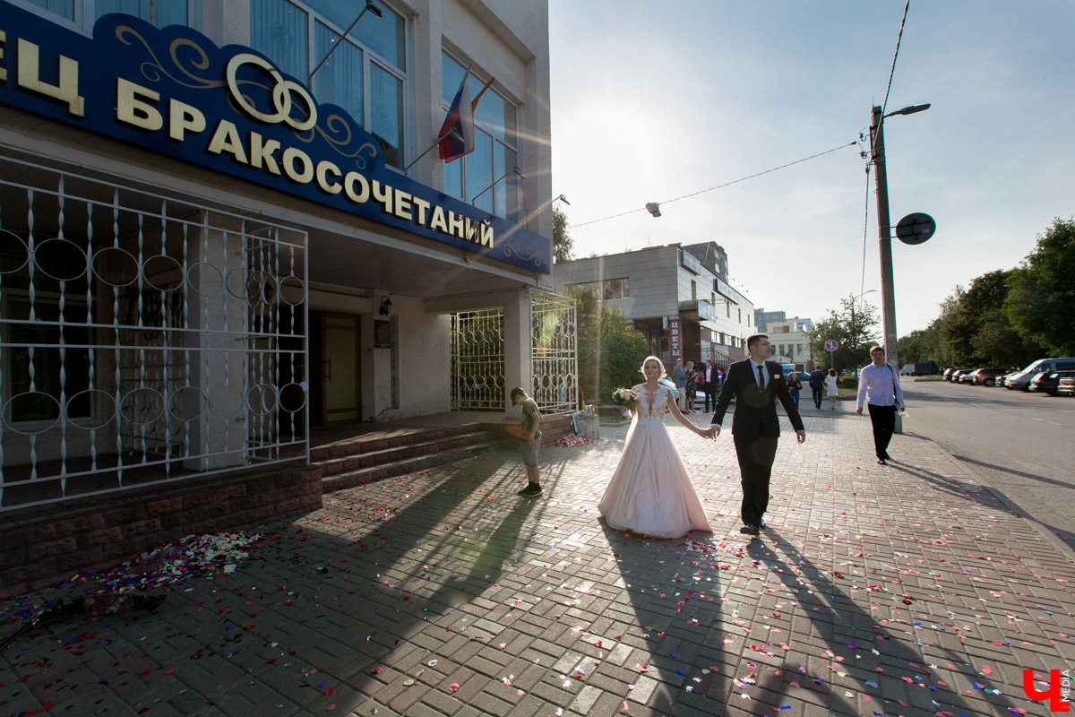 20 мая 1950 года ко Владимиру были присоединены два старинных села – Красное и Доброе. Сейчас этот спальный район, кроме многоэтажных домов, имеет богатую инфраструктуру. Некоторые из объектов – либо самые большие, либо вообще единственные в городе. Поэтому давайте вспомним сегодня выдающиеся рекорды Доброго.