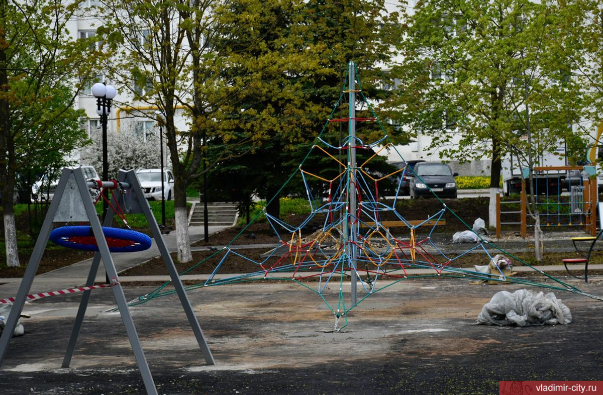 За последние пять лет во Владимире открылось немало детских площадок. Конечно, детям везде хорошо, но, надо признать, у всех специализированных локаций есть свои достоинства и недостатки. Вот об этом предлагаем поговорить поподробнее в нашем сегодняшнем обзоре.