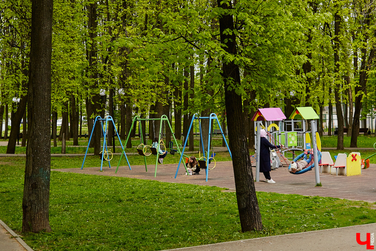 За последние пять лет во Владимире открылось немало детских площадок. Конечно, детям везде хорошо, но, надо признать, у всех специализированных локаций есть свои достоинства и недостатки. Вот об этом предлагаем поговорить поподробнее в нашем сегодняшнем обзоре.