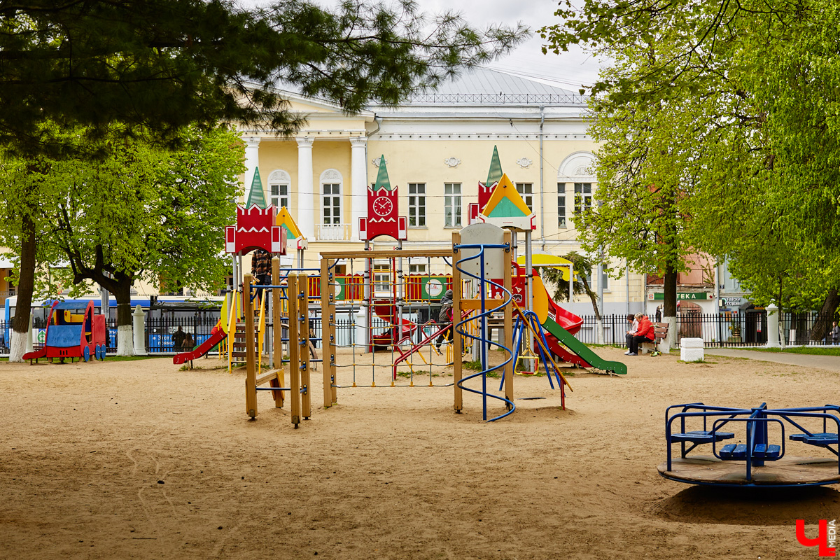 За последние пять лет во Владимире открылось немало детских площадок. Конечно, детям везде хорошо, но, надо признать, у всех специализированных локаций есть свои достоинства и недостатки. Вот об этом предлагаем поговорить поподробнее в нашем сегодняшнем обзоре.