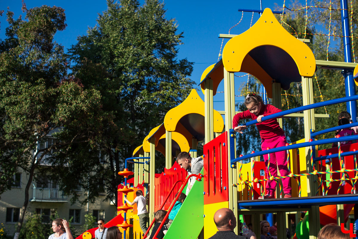 За последние пять лет во Владимире открылось немало детских площадок. Конечно, детям везде хорошо, но, надо признать, у всех специализированных локаций есть свои достоинства и недостатки. Вот об этом предлагаем поговорить поподробнее в нашем сегодняшнем обзоре.
