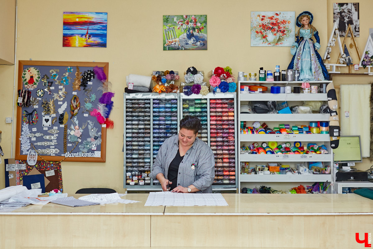 Как проявить заботу по отношению к незнакомому одинокому человеку, который в этом нуждается? Предприниматель Любовь Сизова нашла выход: ее магазин тканей во Владимире уже второй год подряд организует благотворительную акцию помощи «Одеяло добра». И вы тоже можете к ней присоединиться!