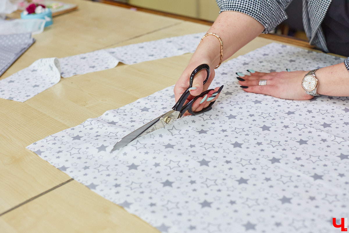 Как проявить заботу по отношению к незнакомому одинокому человеку, который в этом нуждается? Предприниматель Любовь Сизова нашла выход: ее магазин тканей во Владимире уже второй год подряд организует благотворительную акцию помощи «Одеяло добра». И вы тоже можете к ней присоединиться!