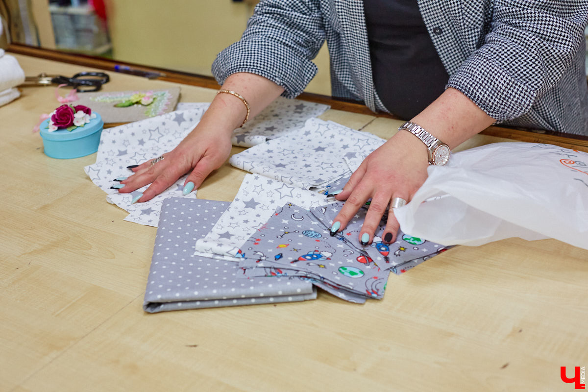 Как проявить заботу по отношению к незнакомому одинокому человеку, который в этом нуждается? Предприниматель Любовь Сизова нашла выход: ее магазин тканей во Владимире уже второй год подряд организует благотворительную акцию помощи «Одеяло добра». И вы тоже можете к ней присоединиться!