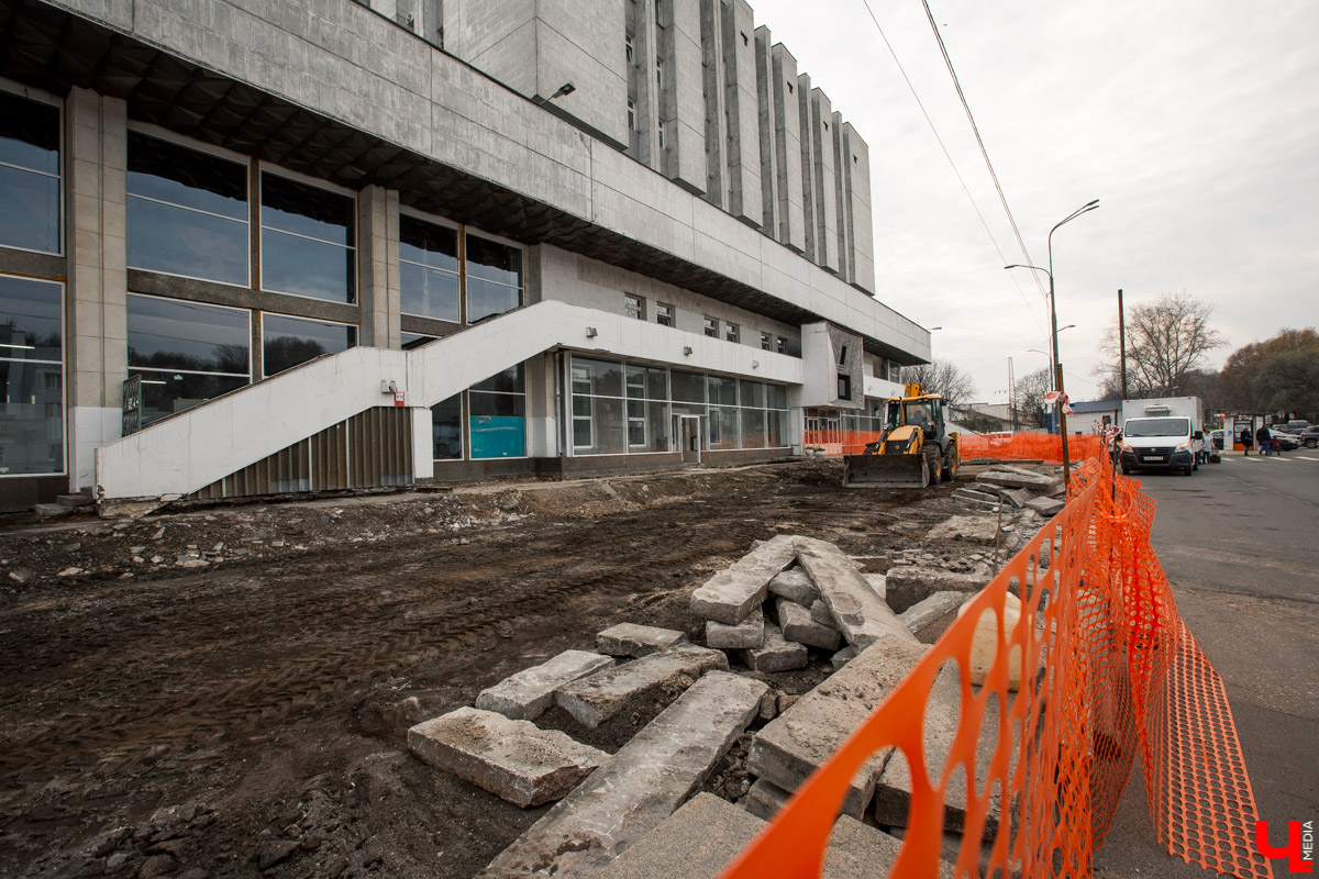 В начале июня Александр Авдеев анонсировал немало масштабных и скорых открытий: лыжероллерная трасса в Александрове, горнолыжная во Владимире, аквапарк в Суздале. И это далеко не все! Рассказываем о спортивно-интерактивных (и не только) точках, появления или реконструкции которых 33-й регион ожидает давно.