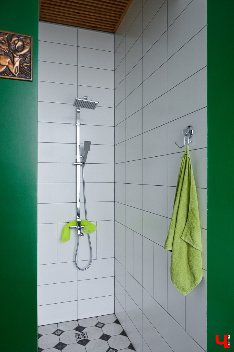 Владимирцы с пятью детьми поселились на лесном хуторе и превратили в симпатичную дачу квартиру в самом центре города.