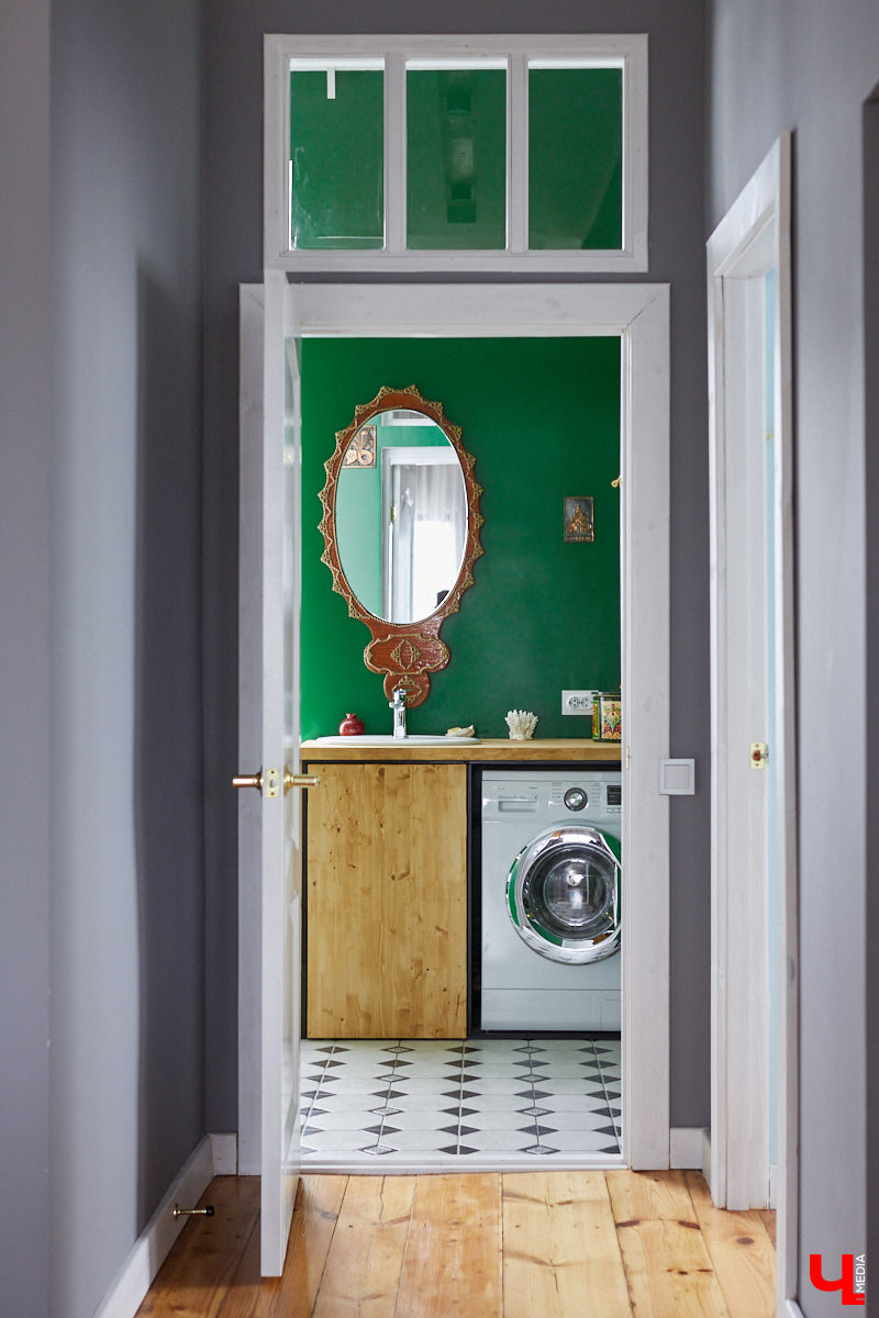 Владимирцы с пятью детьми поселились на лесном хуторе и превратили в симпатичную дачу квартиру в самом центре города.