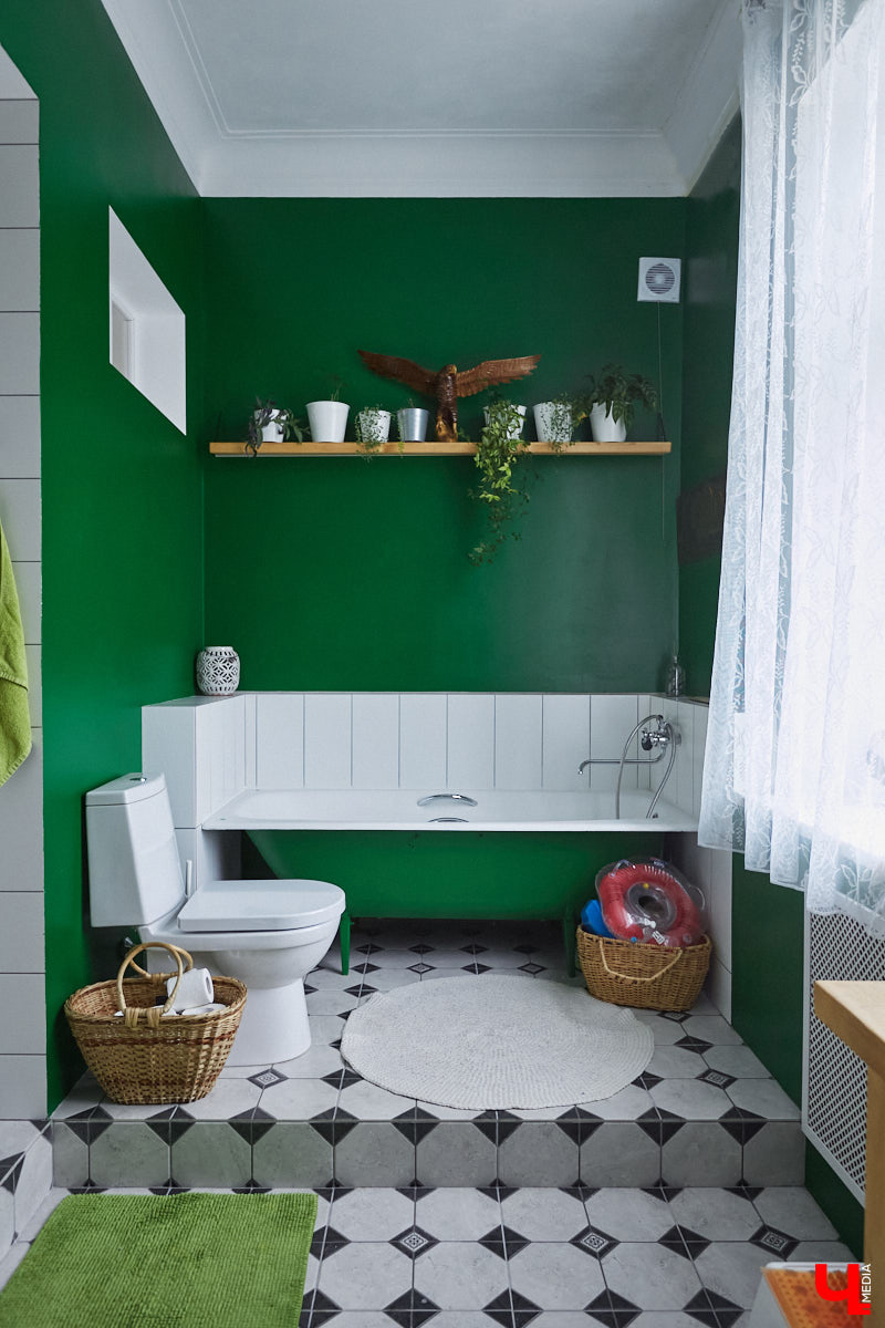 Владимирцы с пятью детьми поселились на лесном хуторе и превратили в симпатичную дачу квартиру в самом центре города.