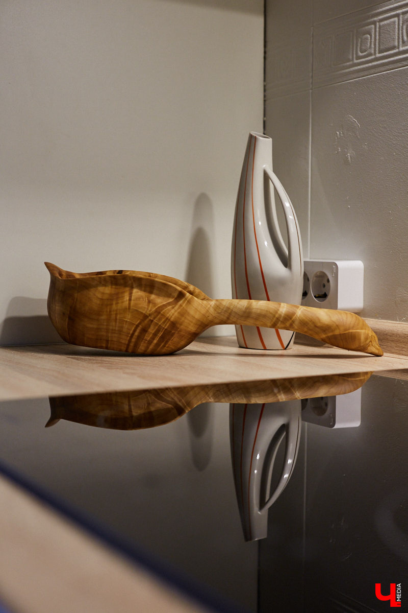 Владимирцы с пятью детьми поселились на лесном хуторе и превратили в симпатичную дачу квартиру в самом центре города.