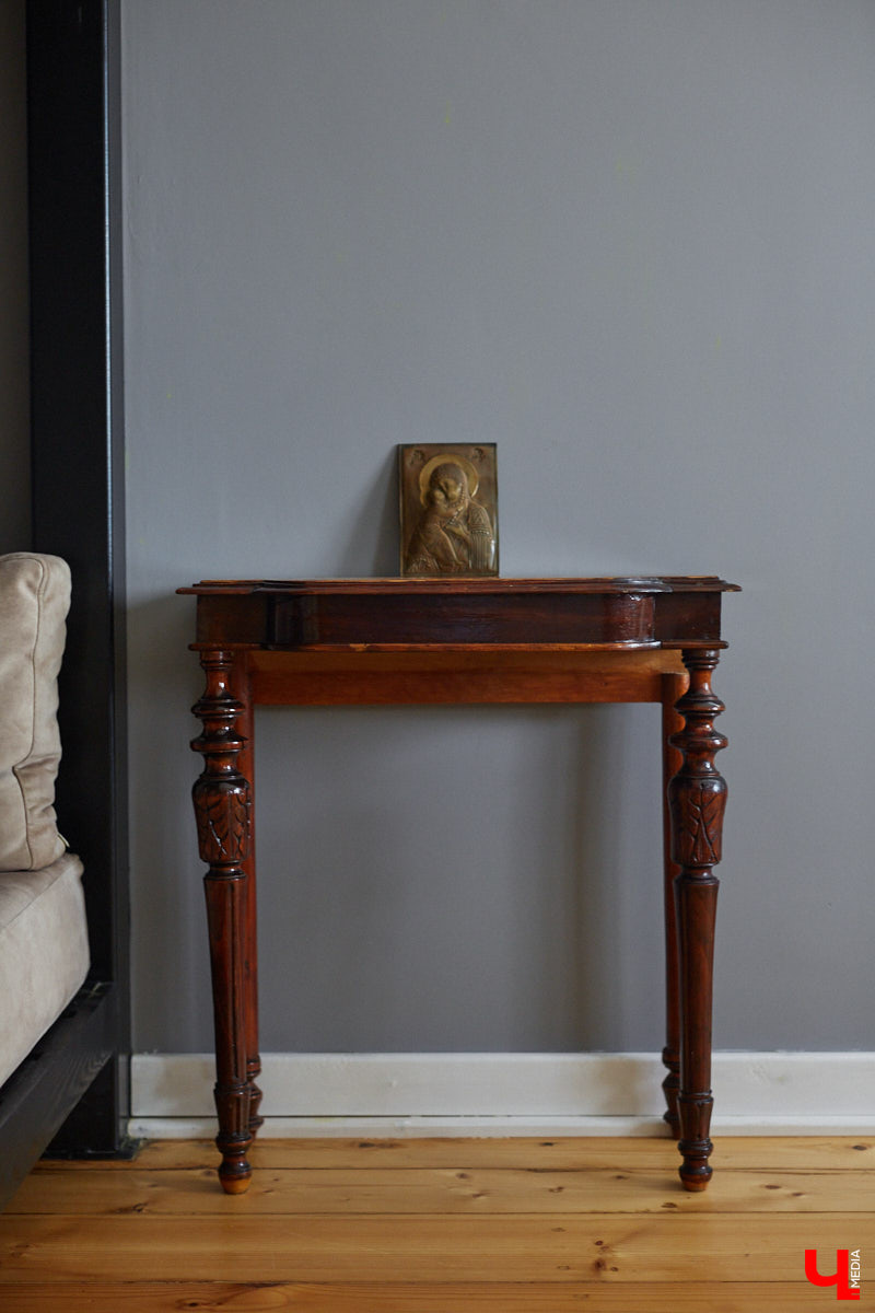 Владимирцы с пятью детьми поселились на лесном хуторе и превратили в симпатичную дачу квартиру в самом центре города.