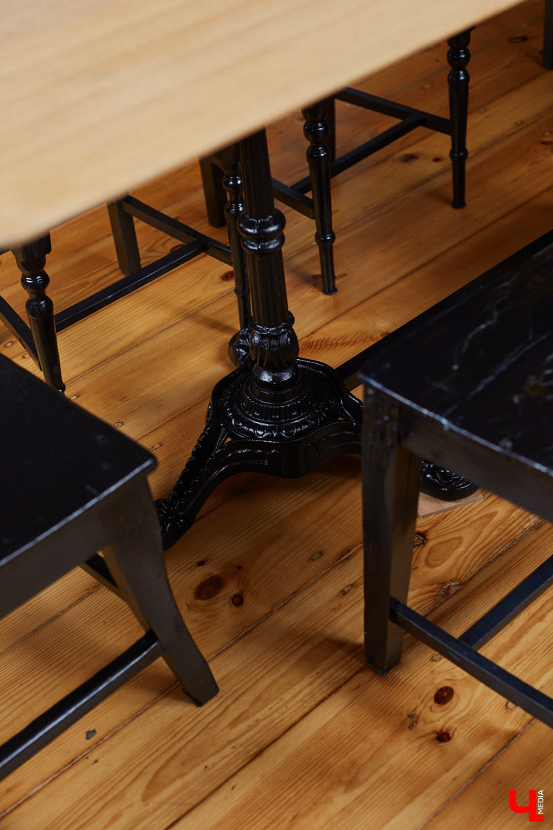 Владимирцы с пятью детьми поселились на лесном хуторе и превратили в симпатичную дачу квартиру в самом центре города.