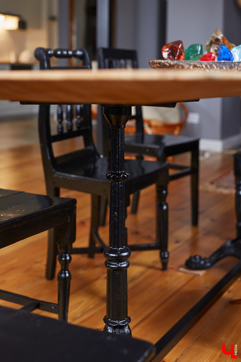 Владимирцы с пятью детьми поселились на лесном хуторе и превратили в симпатичную дачу квартиру в самом центре города.