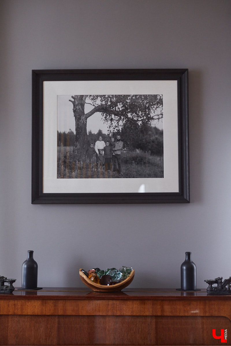 Владимирцы с пятью детьми поселились на лесном хуторе и превратили в симпатичную дачу квартиру в самом центре города.