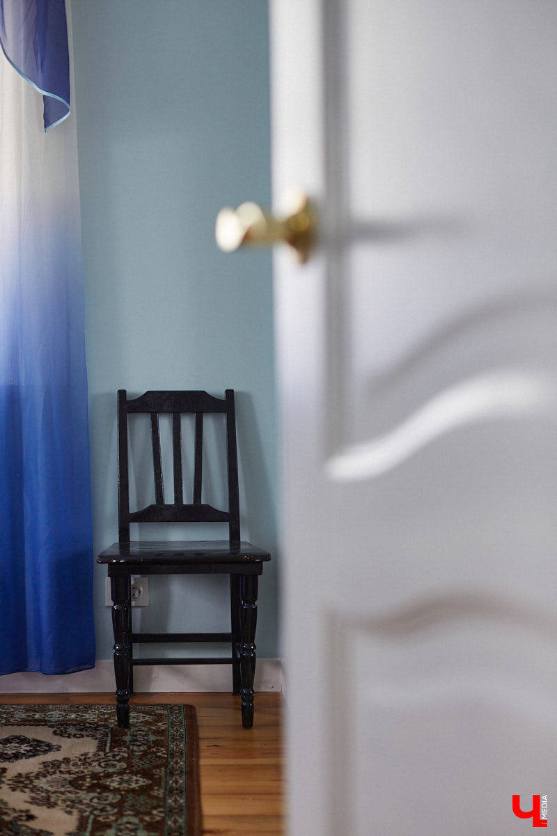 Владимирцы с пятью детьми поселились на лесном хуторе и превратили в симпатичную дачу квартиру в самом центре города.