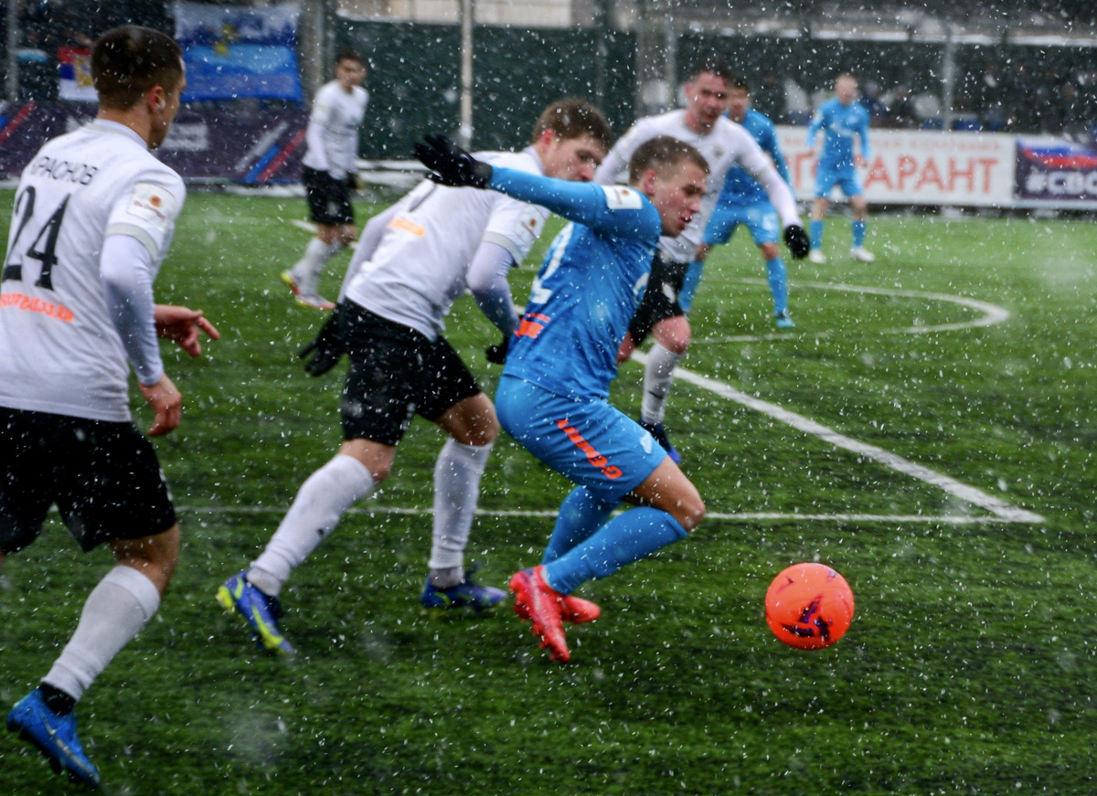 Пятого июня футболисты владимирского «Торпедо» победой над ФК «Луки-Энергия» закрыли сезон 2021-2022 годов, после чего ушли в летний отпуск. События завершившегося сезона войдут в историю ФК «Торпедо», уверен пресс-атташе Владимир Никольский. Почему? Узнаем подробности у официального представителя команды.