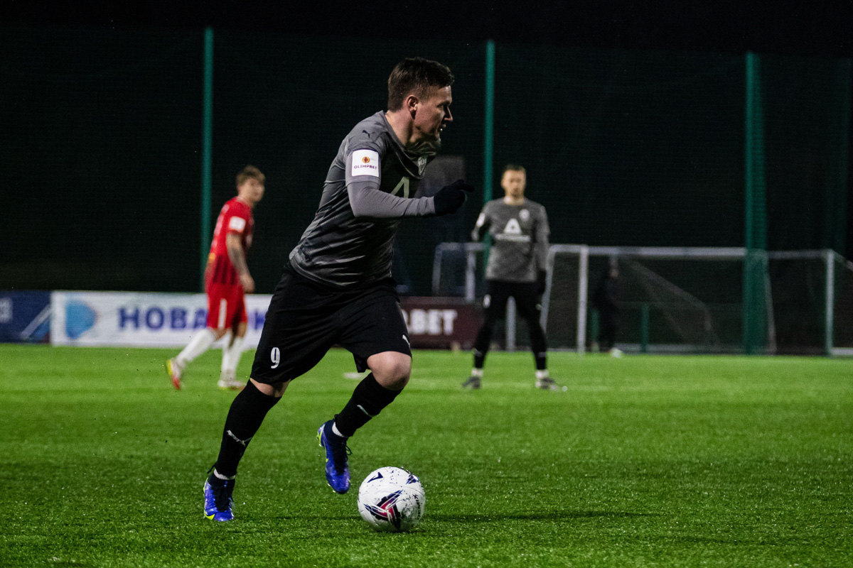 Пятого июня футболисты владимирского «Торпедо» победой над ФК «Луки-Энергия» закрыли сезон 2021-2022 годов, после чего ушли в летний отпуск. События завершившегося сезона войдут в историю ФК «Торпедо», уверен пресс-атташе Владимир Никольский. Почему? Узнаем подробности у официального представителя команды.