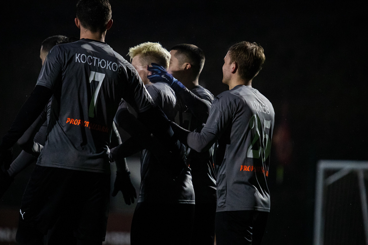 Пятого июня футболисты владимирского «Торпедо» победой над ФК «Луки-Энергия» закрыли сезон 2021-2022 годов, после чего ушли в летний отпуск. События завершившегося сезона войдут в историю ФК «Торпедо», уверен пресс-атташе Владимир Никольский. Почему? Узнаем подробности у официального представителя команды.