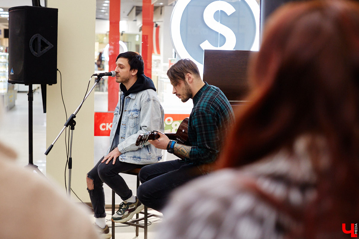 Первый большой тур, преданные фанаты из Ленинградской области, новый сингл «Падает дождь». Местные поп-панки ataka делятся новостями с недавних ивентов и приглашают на концерты во Владимире, Москве и Нижнем Новгороде.