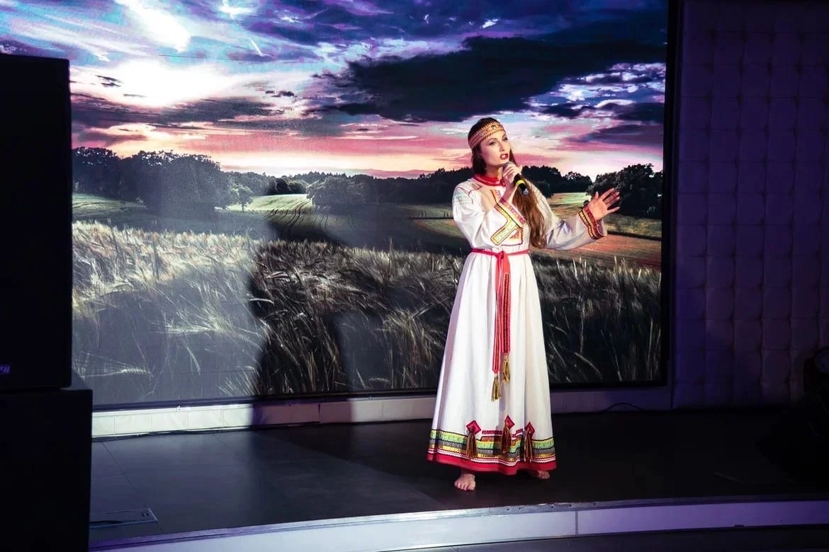 Марина Лукьянова из Судогды завоевала титул «Четвертая вице-миссис» и получила право представлять нашу страну на международных конкурсах красоты!