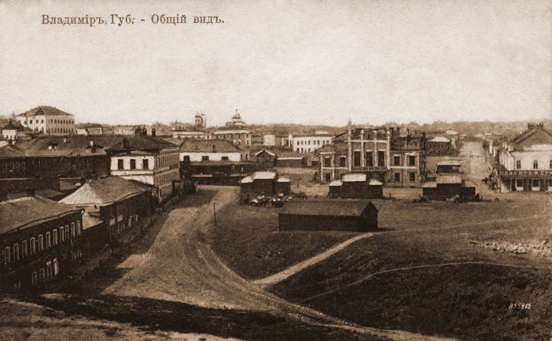 Многие ли владимирцы знают о существовании Манежного тупика в центре города? Там всего-то четыре здания. Жилых домов на этой улице нет. А ведь когда-то ей не брезговали даже князья и губернаторы! Впрочем, давайте обо всем по порядку…