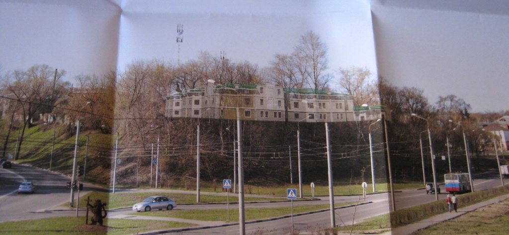 Многие ли владимирцы знают о существовании Манежного тупика в центре города? Там всего-то четыре здания. Жилых домов на этой улице нет. А ведь когда-то ей не брезговали даже князья и губернаторы! Впрочем, давайте обо всем по порядку…