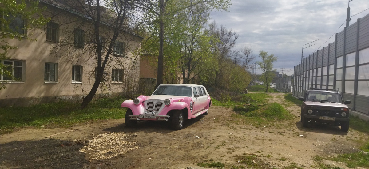 А что вы сделаете, если встретите необычный автомобиль на дороге? Как минимум, фотографию. В объектив жителей области попали сразу несколько раритетных авто. Расскажем, какие именно.